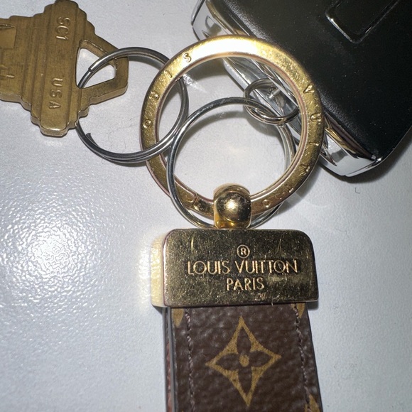 Authentic LV DRAGONNE KEY HOLDER - Picture 7 of 7